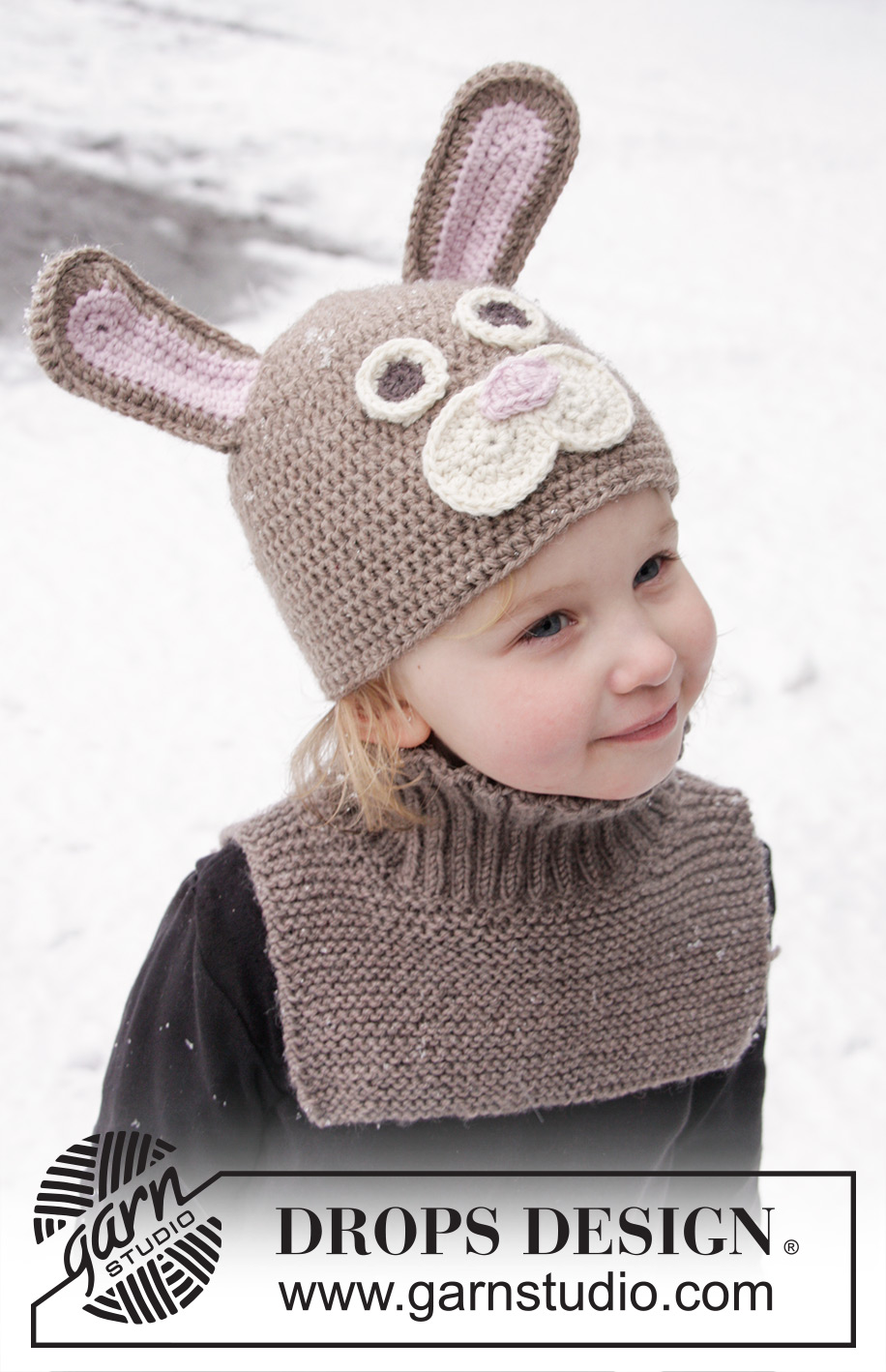 Honey Bunny / DROPS Extra 0-1022 - DROPS Ostern: Gehäkelte Osterhasen-Mütze in „Lima“ und gestrickter loser Kragen