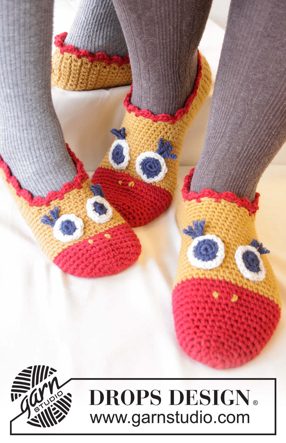 Flapping Around / DROPS Extra 0-1024 - DROPS Easter: Crochet chicken slippers for adult and child in ”Nepal”.