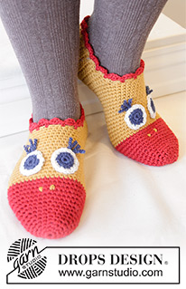 Flapping Around / DROPS Extra 0-1024 - DROPS Easter: Crochet chicken slippers for adult and child in ”Nepal”.