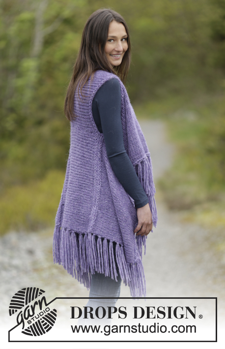 Frosted Violet / DROPS Extra 0-1158 - Strikket DROPS vest i 1 tråd Cloud eller 2 tråder Air i glstrikk med frynser, strikket sidelengs. Str S - XXXL