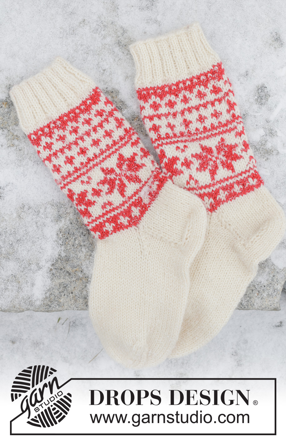 Cheerful Steps / DROPS Extra 0-1202 - DROPS Christmas: Knitted DROPS socks with Nordic pattern in ”Karisma”.