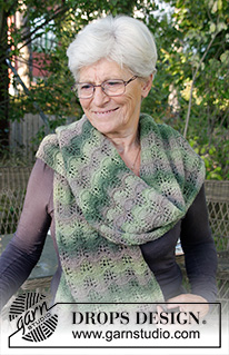 Forest Dream / DROPS Extra 0-1240 - Knitted DROPS scarf with wave pattern in ”Delight”.