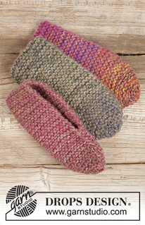 Side Step / DROPS Extra 0-1279 - Knitted DROPS slippers in garter st in 4 strands ”Delight”.