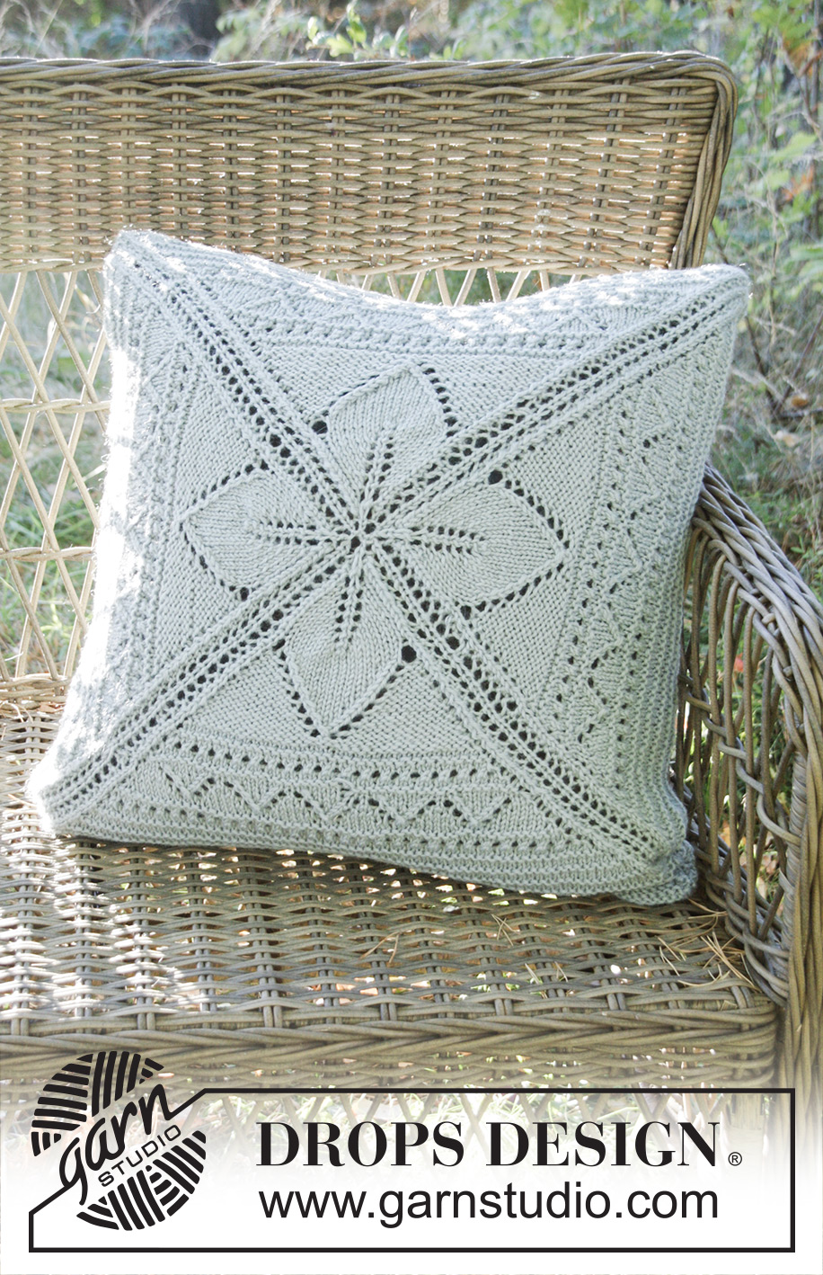 Lucky Charm Pillow / DROPS Extra 0-1314 - DROPS Nepal lõngast kootud keskelt alustatud pitsmustriga padjakate