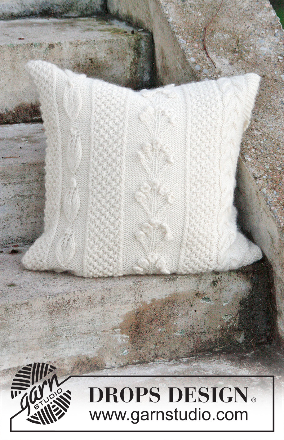 Snow Beads Pillow / DROPS Extra 0-1315 - Knitted DROPS pillow case with different patterns in Alpaca and “Brushed Alpaca Silk”.