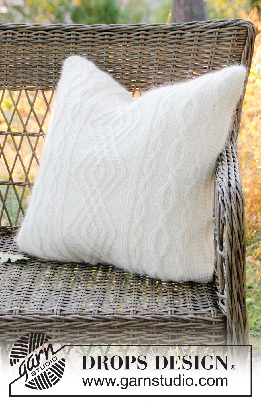 Irish Winter Pillow / DROPS Extra 0-1316 - Strikket DROPS putetrekk i 2 tråder Alpaca med fletter.