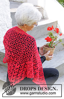 Christmas Charm / DROPS Extra 0-1333 - Gehaakte omslagdoek voor Kerst met kantpatroon en waaiers van DROPS Cotton Merino.