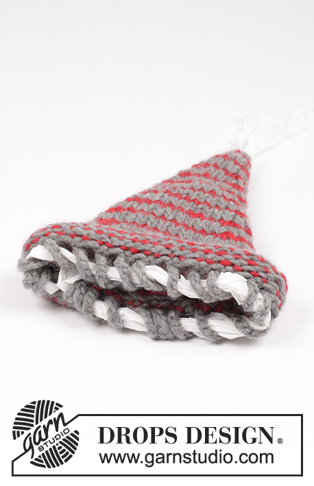 Joyous Break / DROPS Extra 0-1343 - Gestrickte und gefilzte Flaschenhüllen für Weihnachten in DROPS Snow.