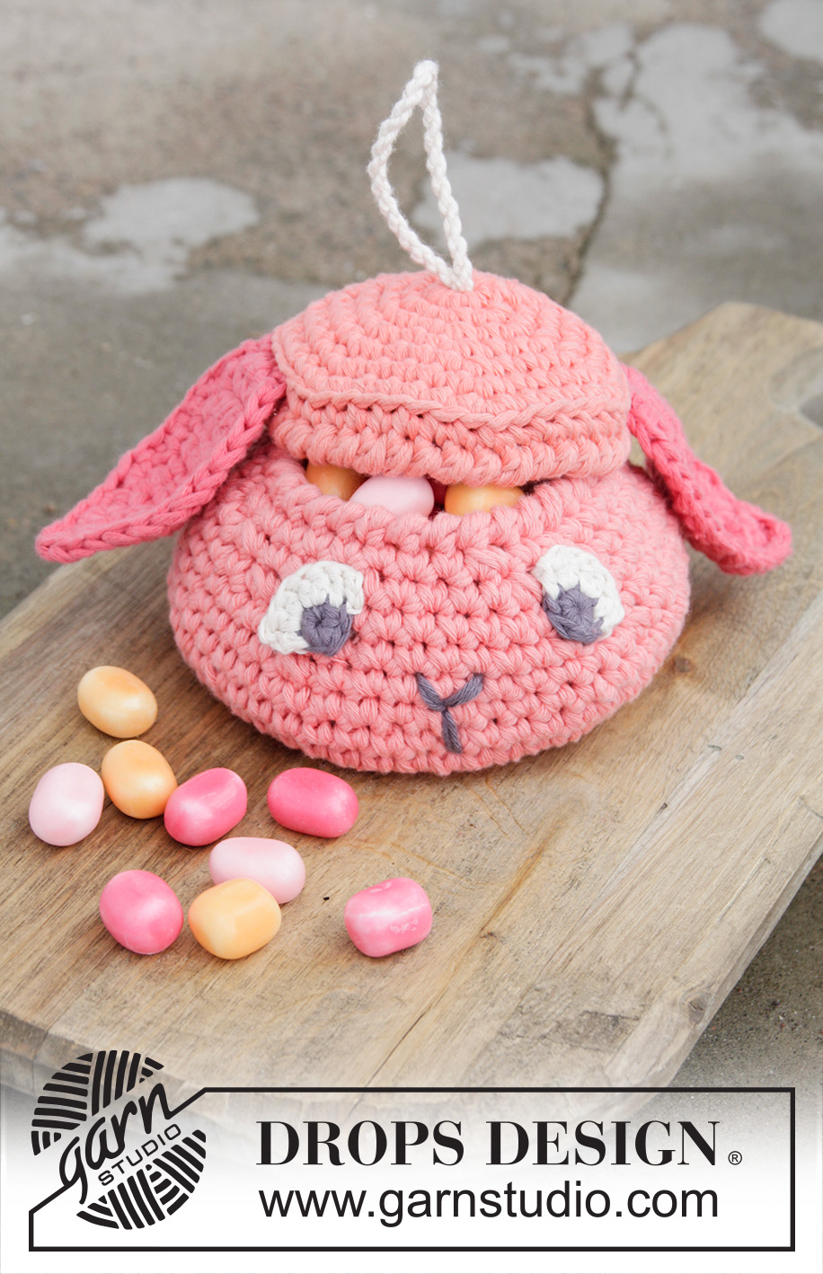 Gummy Bunny / DROPS Extra 0-1375 - Gehäkelter Korb als Hase / Osterhase mit Deckel für Ostern in 2 Fäden DROPS Paris.