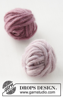 The Cat Cave / DROPS Extra 0-1381 - Felted house and balls for your cat, knitted in DROPS Snow.