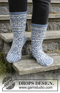 Christmas Socks & Slippers / DROPS Extra 0-1414