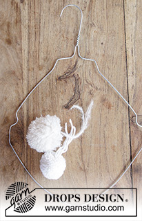 Snow Wreath / DROPS Extra 0-1416 - Dørkrans av pongponger til jul. Arbeidet er laget i DROPS Brushed Alpaca Silk, DROPS Nepal og DROPS Snow