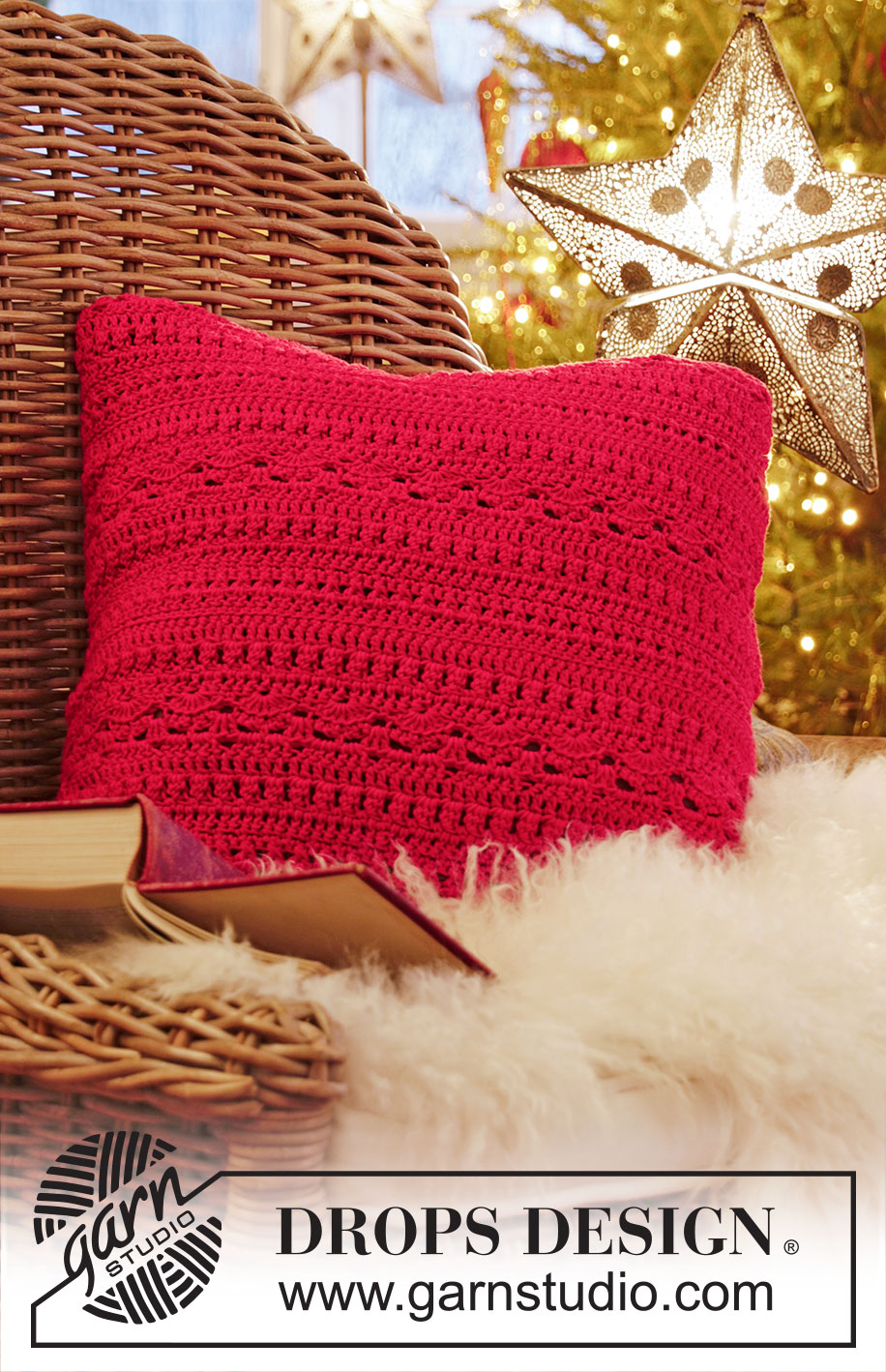 Merry Pillow / DROPS Extra 0-1445 - Virkad kudde med strukturmönster i DROPS Muskat. Tema: jul