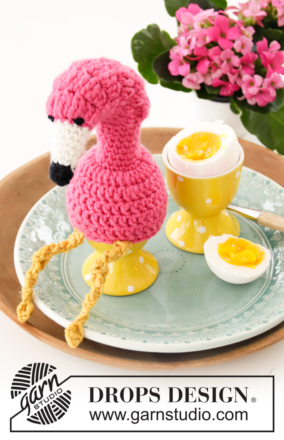 Cafe Flamingo / DROPS Extra 0-1455 - Capa para ovos em forma de flamingo em DROPS Merino Extra Fine. 
Tema: Páscoa