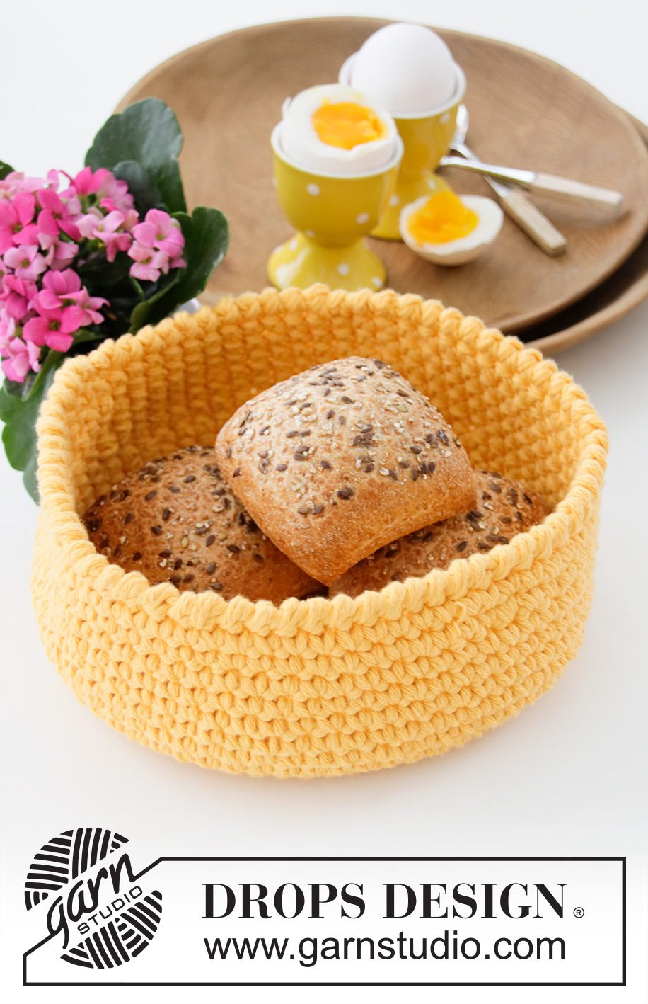 Sunny Basket / DROPS Extra 0-1456 - Corbeille crochetée avec 2 fils DROPS Paris. 
Thème: Pâques.