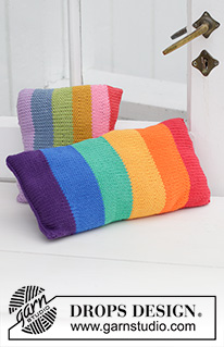 Cosy Rainbows / DROPS Extra 0-1488 - Strikkede puder med regnbue striber i DROPS Paris.