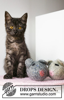 Woolly Mice / DROPS Extra 0-1503 - Strikket og tovet mus til katt i DROPS Snow.