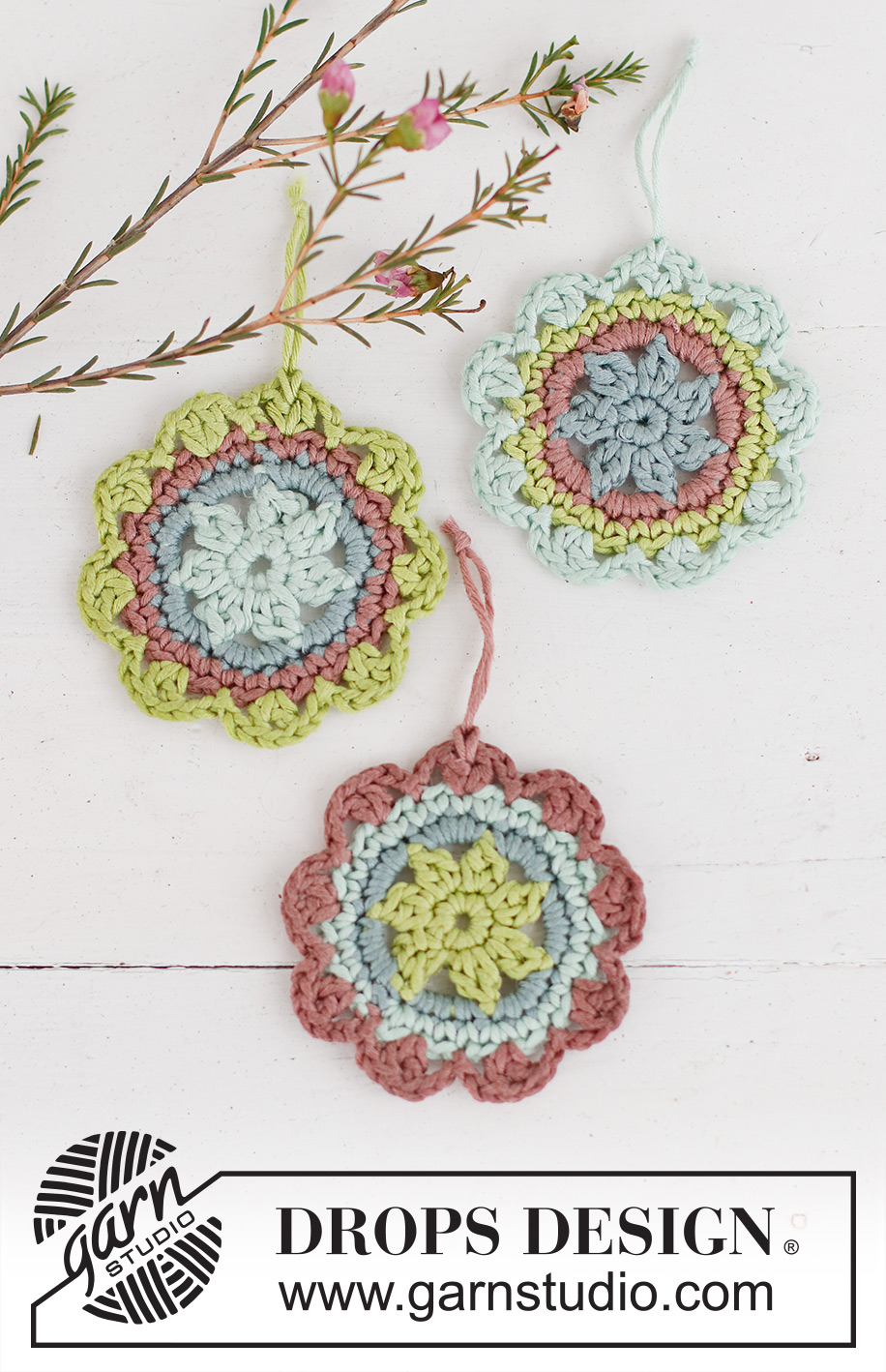 Here Comes Spring / DROPS Extra 0-1538 - Flor a ganchillo en DROPS Muskat. Tema: Pascua