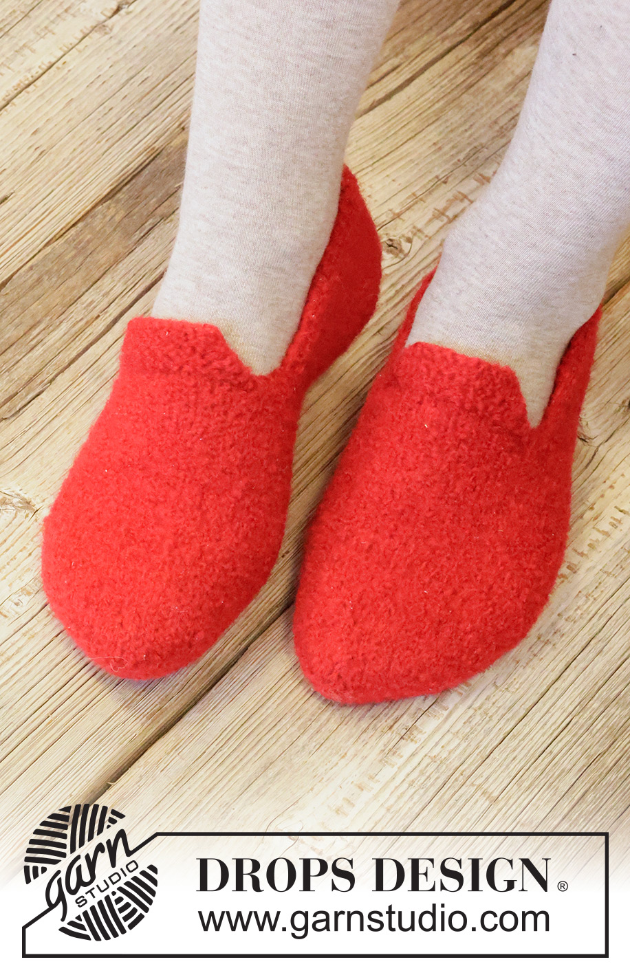 Christmas Steps / DROPS Extra 0-1545 - Knitted and felted slippers in DROPS Alaska for kids and adults. Size 26-46. Theme: Christmas.