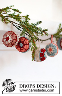 Christmas Flowers / DROPS Extra 0-1546 - Crocheted Christmas balls in DROPS Muskat. Theme: Christmas.