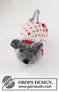 Christmas Mice / DROPS Extra 0-1548 - Knitted Mouses Christmas decoration, with Nordic pattern and stripes in DROPS Fabel. Theme: Christmas.