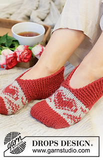 Heart Slippers / DROPS Extra 0-1568 - Kapcie na drutach, z sercami, z włóczki DROPS Nepal. Przerabiane od palców. Od 35 do 42. Temat: Walentynki.