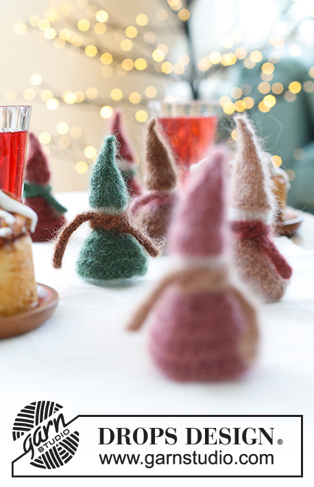 Breakfast Elves / DROPS Extra 0-1579 - Knitted elves in 2 strands DROPS Kid-Silk. The piece is worked bottom up, with hat and scarf. Theme: Christmas.