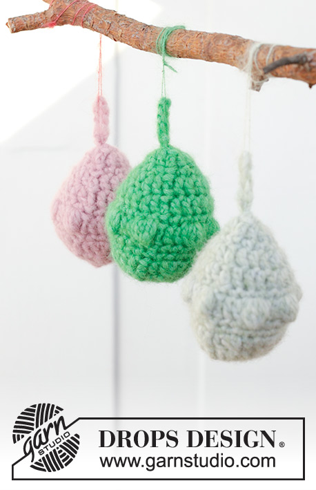 Easter Eggs / DROPS Extra 0-1597 - Crocheted Easter eggs in DROPS Air. Piece is worked in the round top down with bobbles. Theme: Easter.