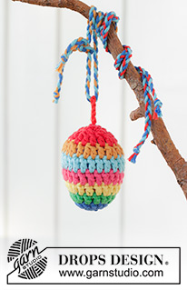 Easter Eggs / DROPS Extra 0-1598 - Virkade påskägg i DROPS Paris. Arbetet virkas runt, nedifrån och upp med ränder. Tema: Påsk.