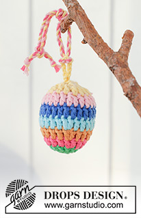 Easter Eggs / DROPS Extra 0-1598 - Virkade påskägg i DROPS Paris. Arbetet virkas runt, nedifrån och upp med ränder. Tema: Påsk.