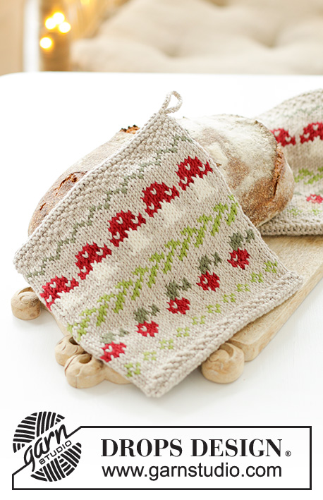 Mushroom Season Potholders / DROPS Extra 0-1603 - Agarradores de punto en DROPS Cotton Light. La pieza está tejida con patrón jacquard multicolor de setas y bayas. Tema: Navidad.
