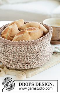 Morning Memories Basket / DROPS Extra 0-1617 - Heklet kurv i 2 tråder DROPS Paris. Tema: Jul.