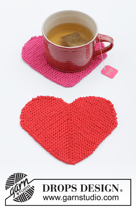 Heart Coasters / DROPS Extra 0-1622 - Prjónuð glasamotta / hjarta úr DROPS Cotton Light. Stykkið er prjónað fram og til baka eins og dominoferningur með hálfum hringjum í 2 hliðum. Þema. Valentínusardagur.