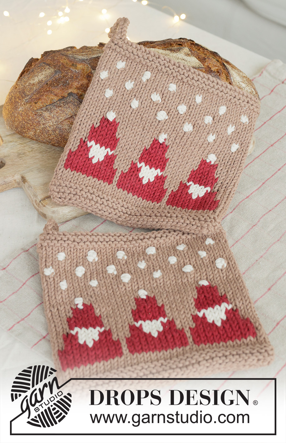 Snowy Claus Potholders / DROPS Extra 0-1627 - Knitted pot holder in DROPS Paris. The piece is worked bottom up with Santas, bobbles and snowflakes. Theme: Christmas.