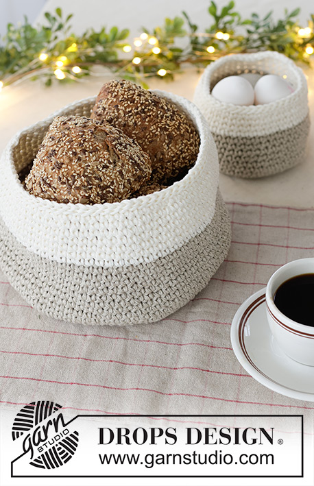 Frosted Linen Basket / DROPS Extra 0-1643 - Heklede kurver i 2 tråder DROPS Bomull-Lin. Tema: Jul.