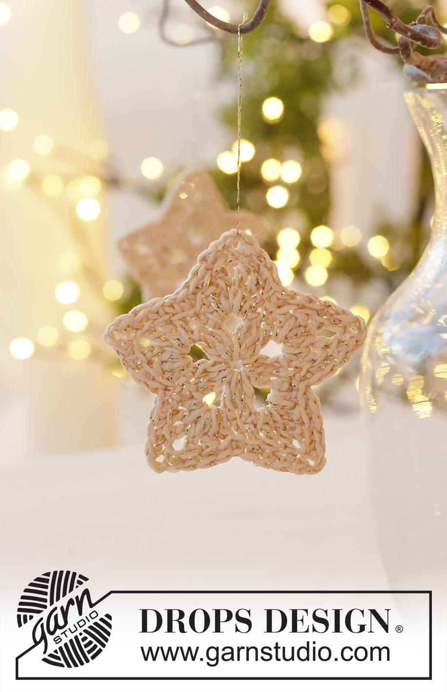 Enchanted Wish / DROPS Extra 0-1647 - Crocheted star/Christmas decoration in DROPS Safran and DROPS Glitter. The piece is worked in the round, middle outwards. Theme: Christmas.