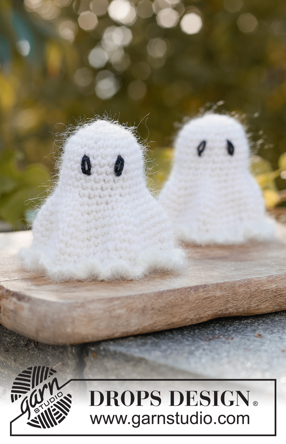 Haunt & Hook / DROPS Extra 0-1660 - Fantasma crochetado em DROPS Kid-Silk e em DROPS BabyMerino. Tema: Halloween.