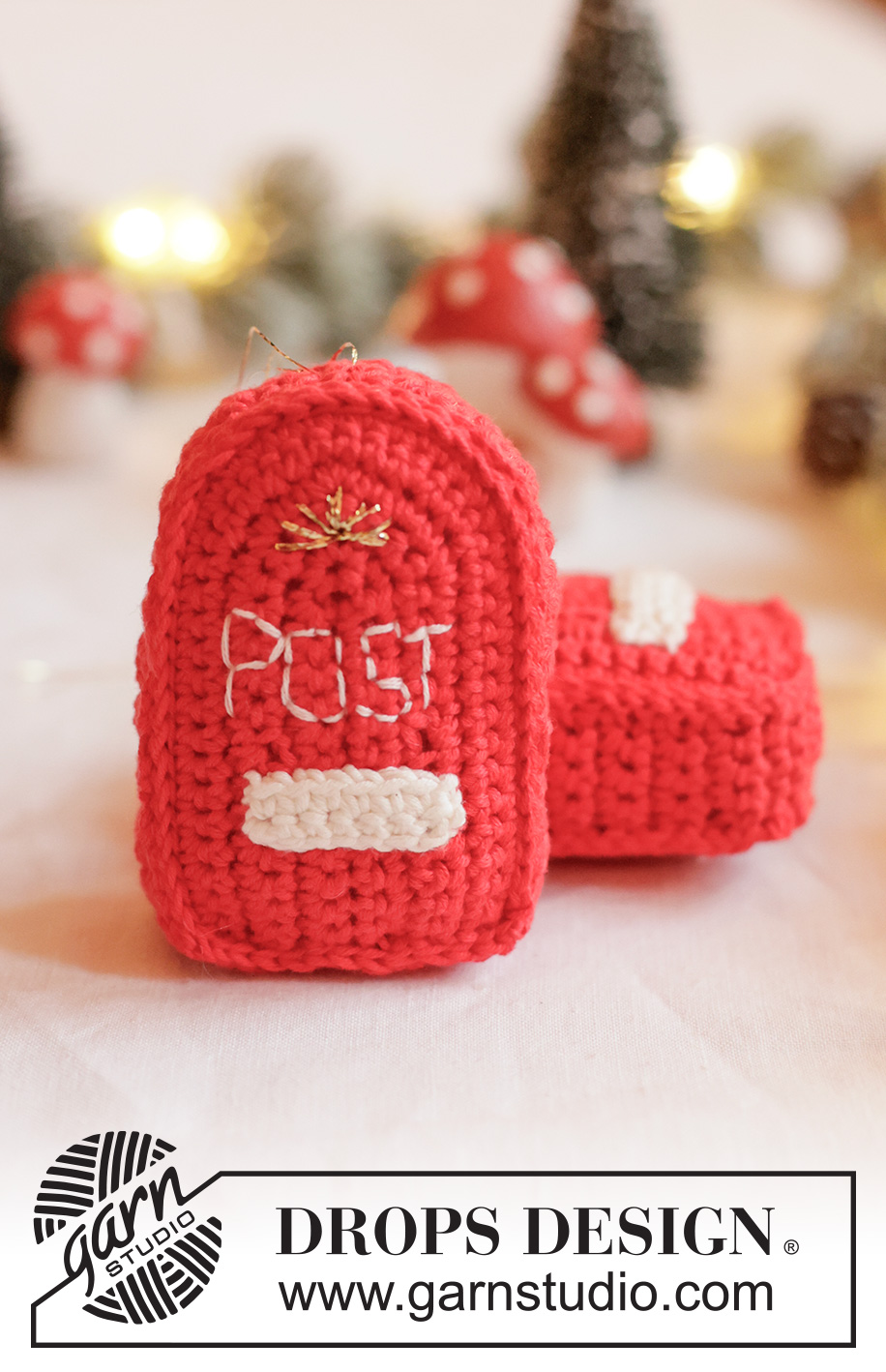 Santa's Mailbox / DROPS Extra 0-1667 - Crocheted postbox/Christmas decoration in DROPS Safran and DROPS Glitter. Theme: Christmas.
