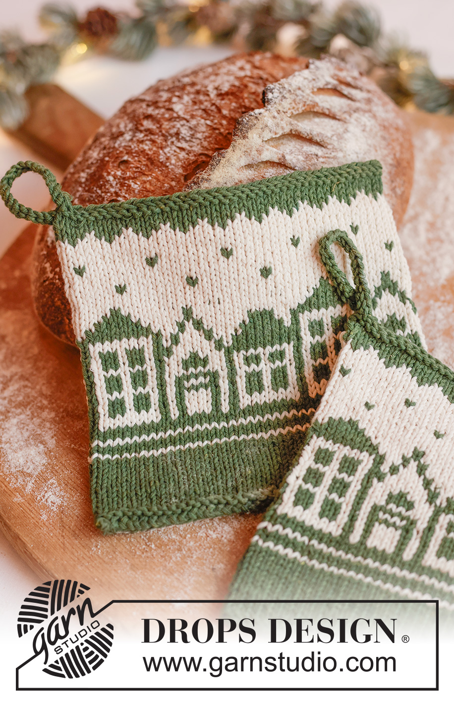 Frosty Town Potholders / DROPS Extra 0-1672 - Knitted pot-holder with Nordic pattern and houses in DROPS Cotton Light. Theme: Christmas.