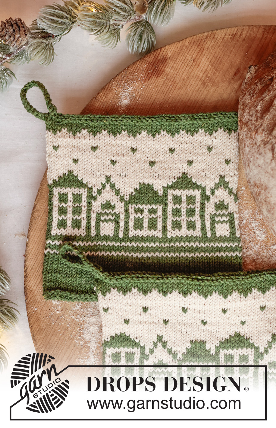 Frosty Town Potholders / DROPS Extra 0-1672 - Knitted pot-holder with Nordic pattern and houses in DROPS Cotton Light. Theme: Christmas.