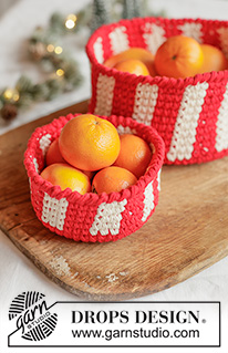 Holiday Stripes Baskets / DROPS Extra 0-1680 - Horgolt mintás / csíkos kosarak, 2 szál DROPS Paris fonalból. Téma: Karácsony