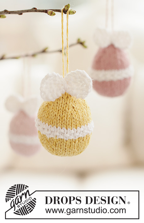 Pastel Treasure / DROPS Extra 0-1688 - Œuf de Pâques tricoté en DROPS Belle. Se tricote de bas en haut en jersey et point de riz, avec un nœud.  Thème: Pâques.