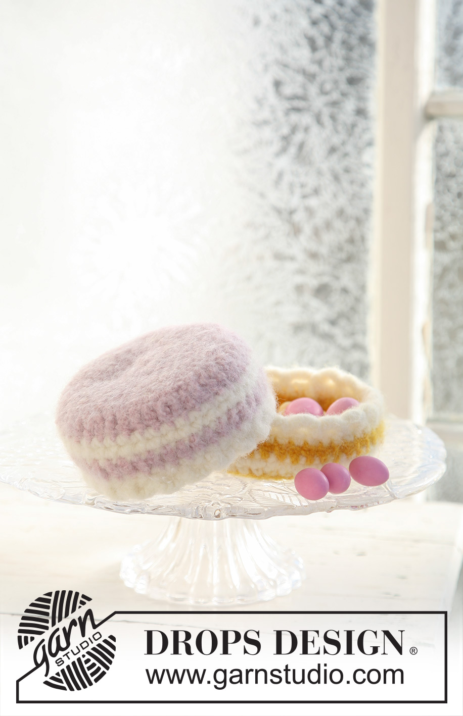 Pastel Paradise Basket / DROPS Extra 0-504 - Gehaakt en vilten DROPS mandje van ”Snow”.