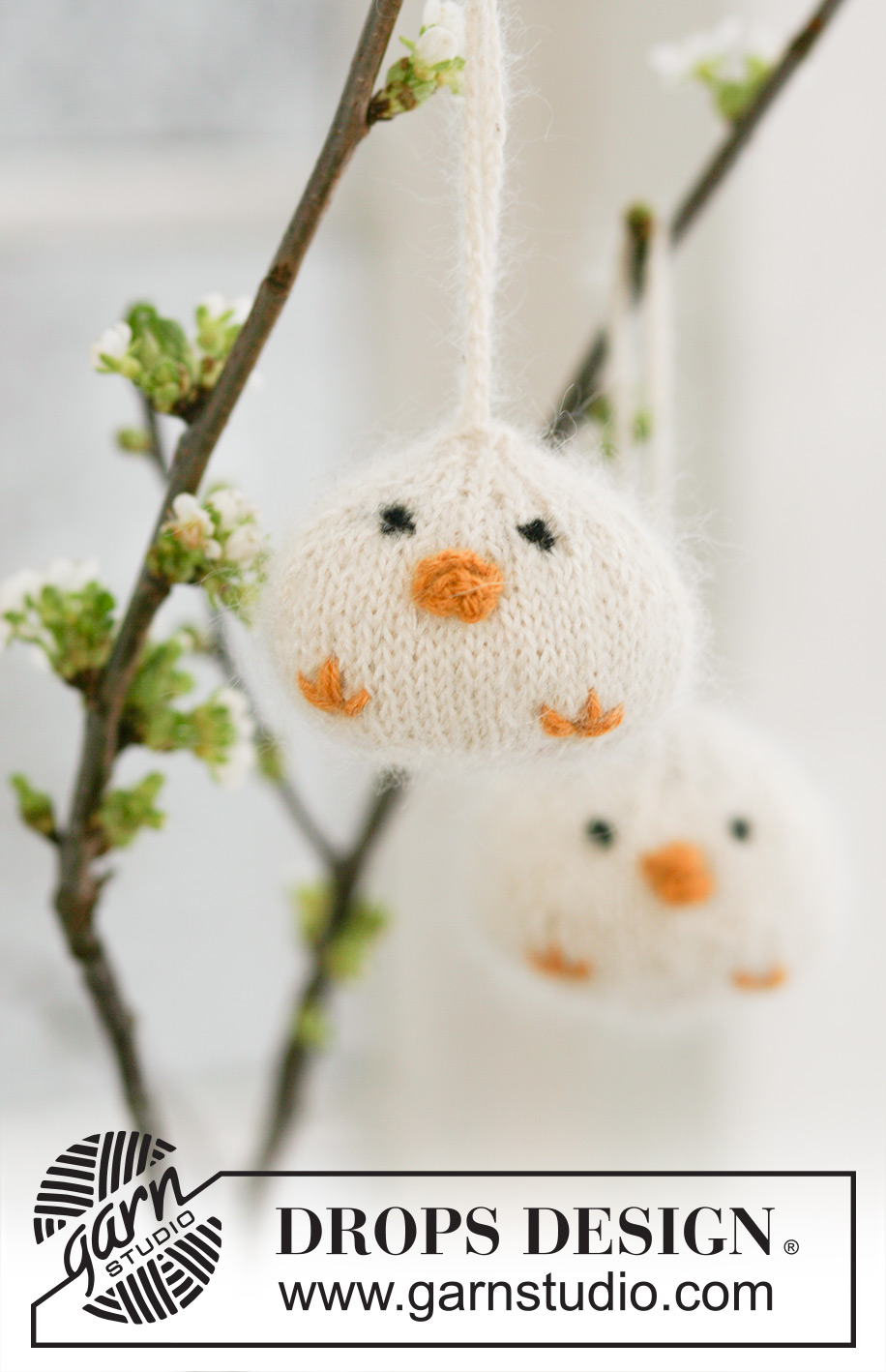 Piou Piou / DROPS Extra 0-548 - Strikkede DROPS påskekyllinger i ”Alpaca” og ”Kid-Silk”.