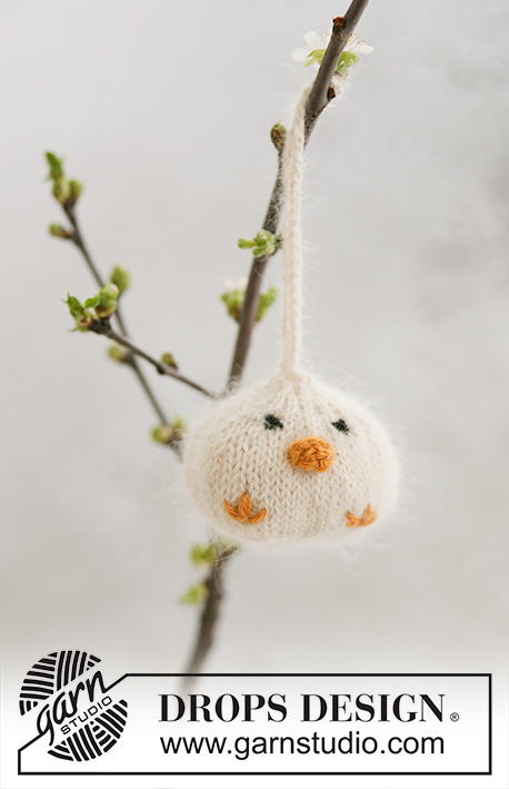 Piou Piou / DROPS Extra 0-548 - Strikkede DROPS påskekyllinger i ”Alpaca” og ”Kid-Silk”.