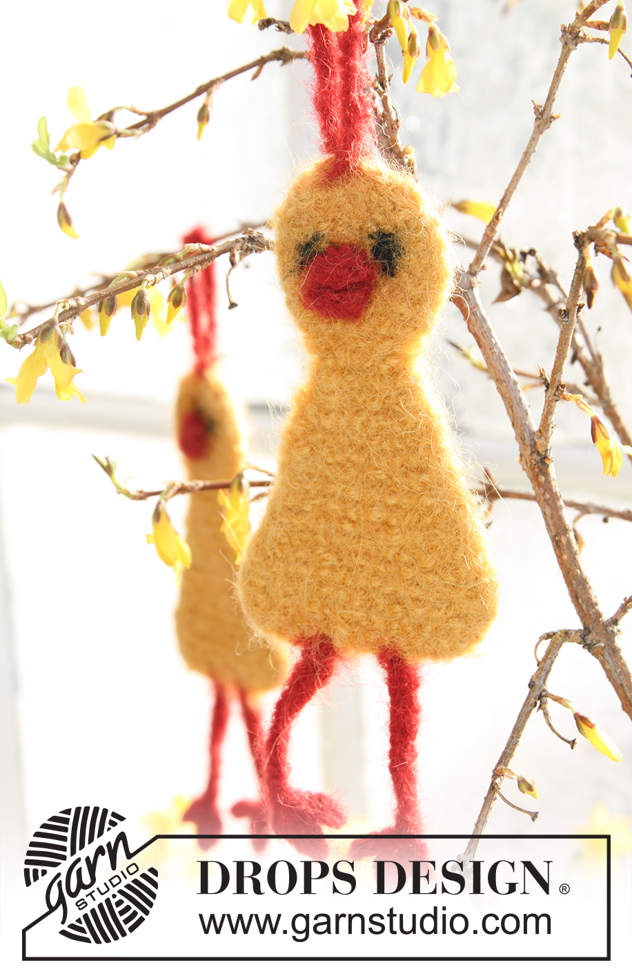 Cheeky the Chicken / DROPS Extra 0-632 - Gefilztes DROPS Osterküken in ”Alpaca.”.