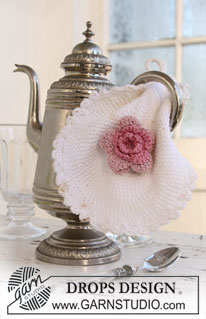 DROPS Extra 0-680 - DROPS Gryteklute med rose i ” Safran”.