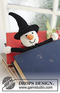 Obliviate! / DROPS Extra 0-704 - Crochet witch bookmark in DROPS Safran. 