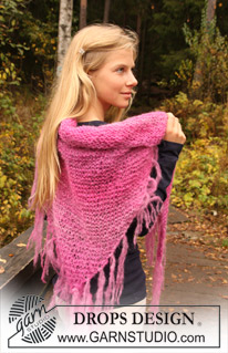 Mirabella / DROPS Extra 0-716 - Dreieckiger Schal in Verdi.
DROPS design: Model Nr.: VE-001