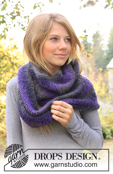 DROPS Extra 0-744 - Knitted DROPS neck warmer in ”Verdi”. 
